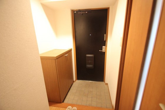 玄関　※写真は別の階です