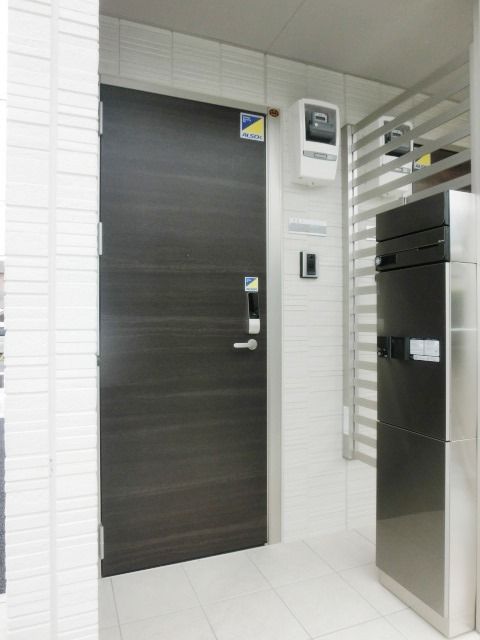 セキュリティ　TVモニターホンと宅配ボックス付き