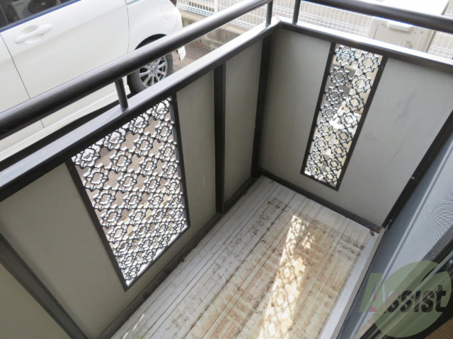 バルコニー　バルコニーは洗濯物を干すスペースが確保されていました。
