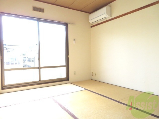 居室・リビング　リビングはこんな感じです。日が良く入り明かるいです。