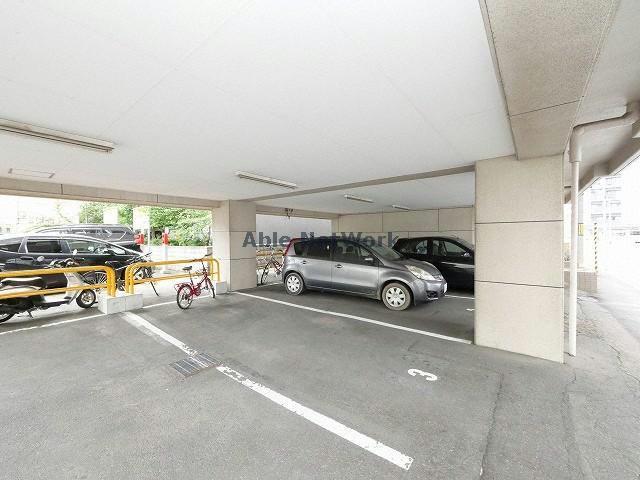 駐車場　駐車場