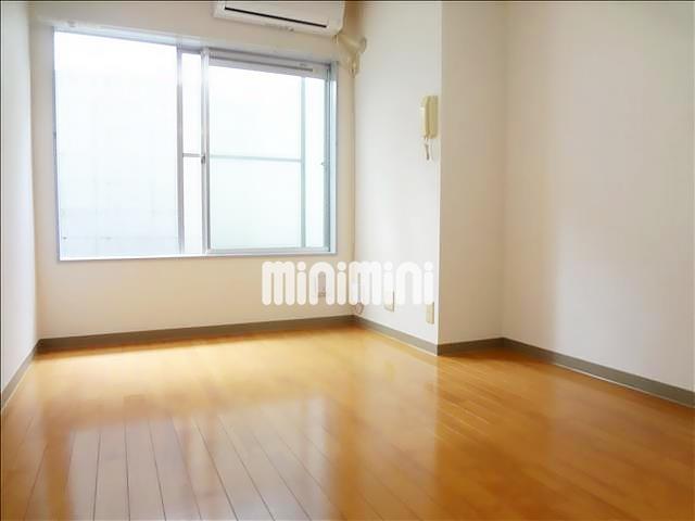 居室・リビング　光の差し込む明るいお部屋