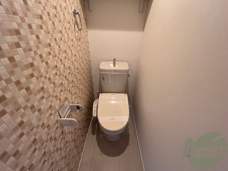 トイレ　温水洗浄便座付きのトイレは、使用しやすくうれしいですね。