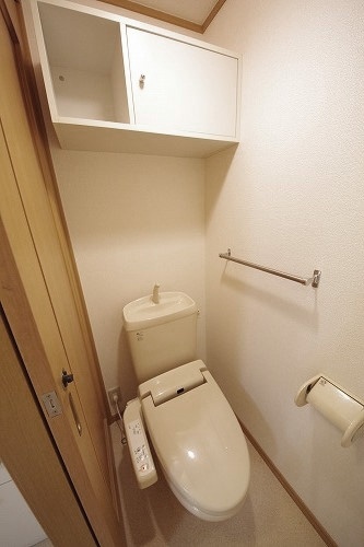 トイレ　類似室内