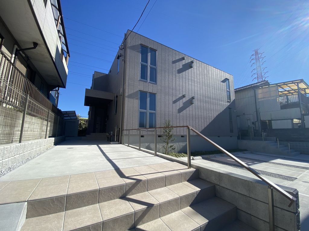 建物外観　エントランス