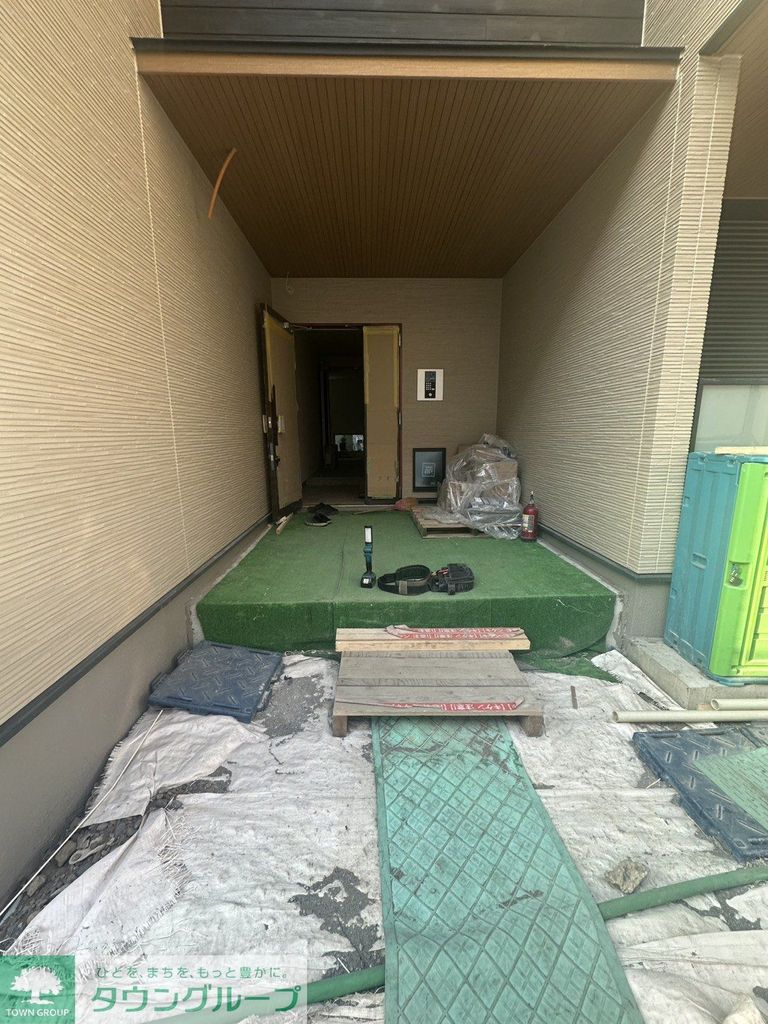 エントランス　駐車場