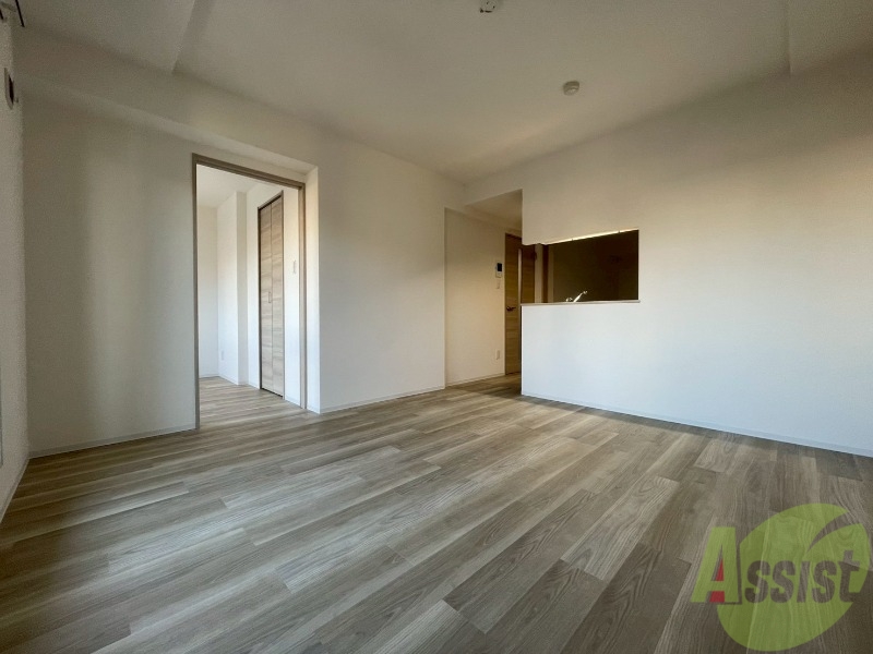 居室・リビング　広々としたリビングですね。使い勝手がよさそうですね！