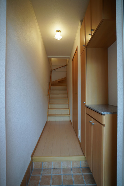 玄関　同じ建物の別の部屋