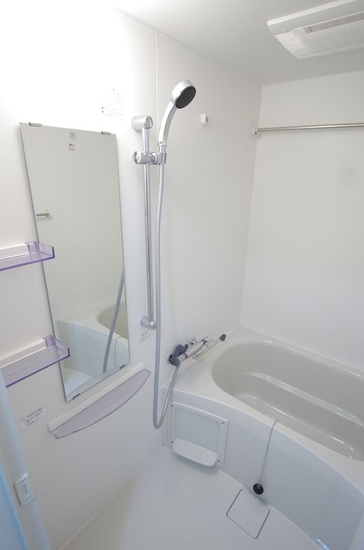 バス・シャワールーム　★ゆったりとできる広さの浴槽★