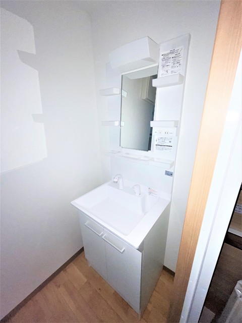 洗面設備　忙しい朝に便利な独立洗面台