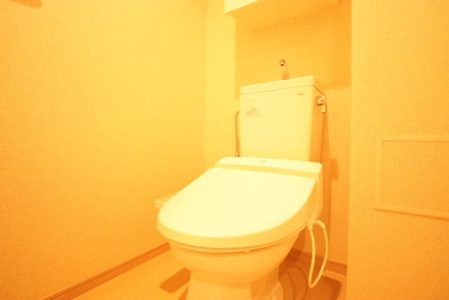 トイレ　※別室の参考写真の為、現況優先です。