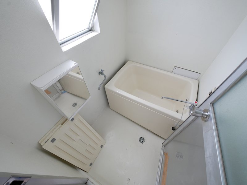 バス・シャワールーム　シャワー・追い焚き給湯