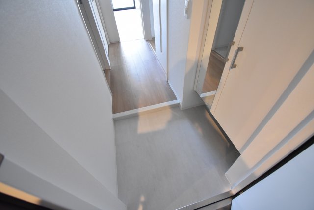 玄関　同マンション別タイプの写真