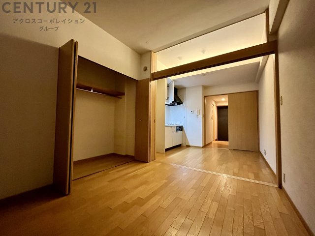 居室・リビング　エアコン付きで快適に過ごせます♪