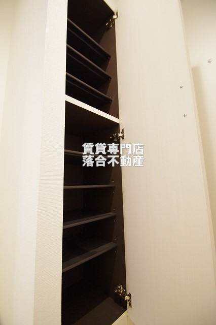 収納　シューズ収納