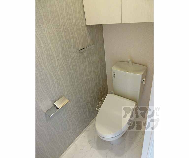 トイレ　上段に収納できます・