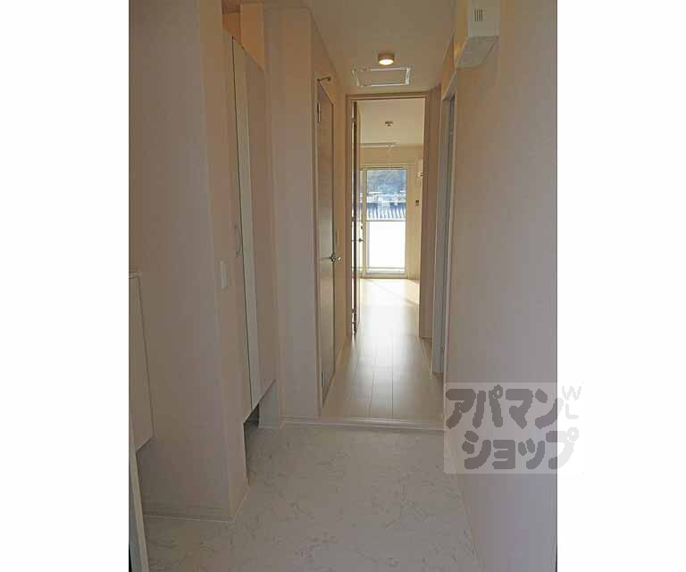 その他部屋・スペース　部屋までまっすぐな廊下！