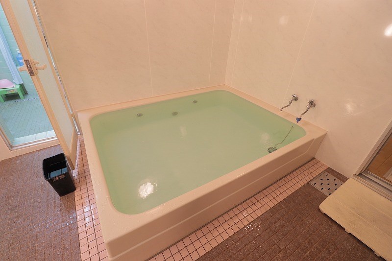 バス・シャワールーム　24時間大浴場（男風呂）