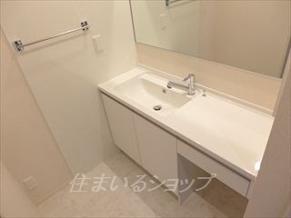 洗面設備　大型ミラー・収納付きシャンプードレッサー