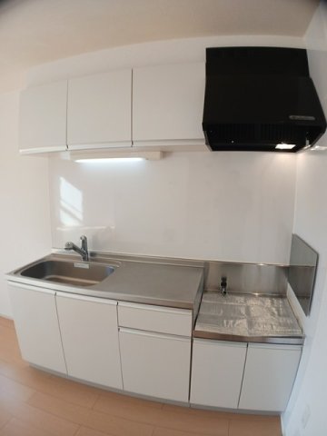 キッチン　コンパクトなキッチンで掃除もラクラク