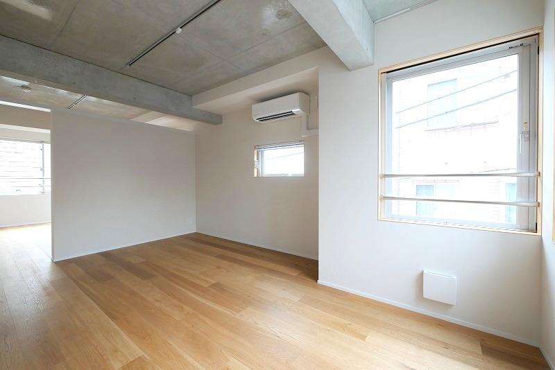 居室・リビング　☆明るい居間☆