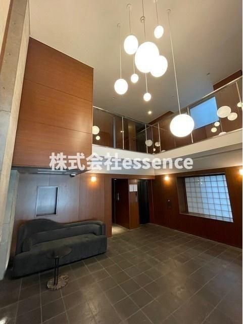 ロビー　弊社ではオンライン対応・現地対応可能です♪