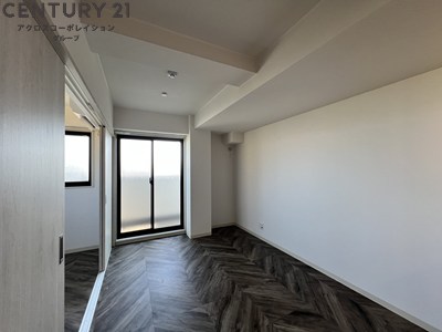 居室・リビング　カウンターのあるリビングです♪