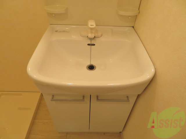 収納　忙しい朝でも、独立洗面台が有るとスムーズに準備出来そうですね