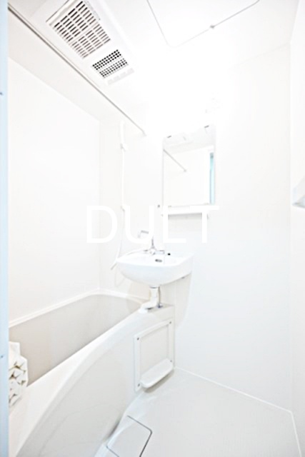 バス・シャワールーム　バスルームです。