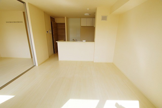 居室・リビング　※別号室の写真使用中