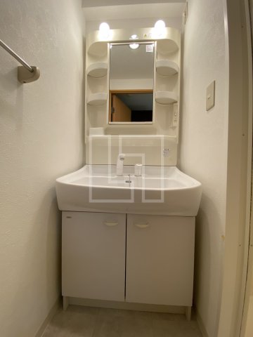 洗面設備　アーデンタワー靭公園　独立洗面化粧台