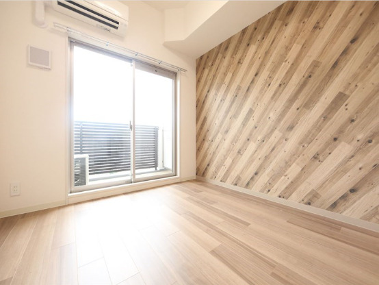 居室・リビング　※同マンション他部屋です。反転しています。