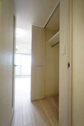 収納　※同マンション他部屋です。反転しています。