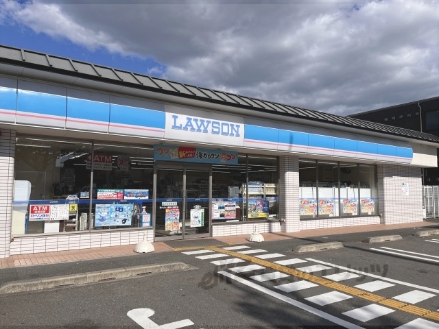 コンビニ　ローソン上鳥羽大宮通り店（コンビニ）まで450m