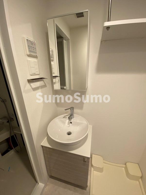 洗面設備　独立洗面台、朝の身支度には欠かせません