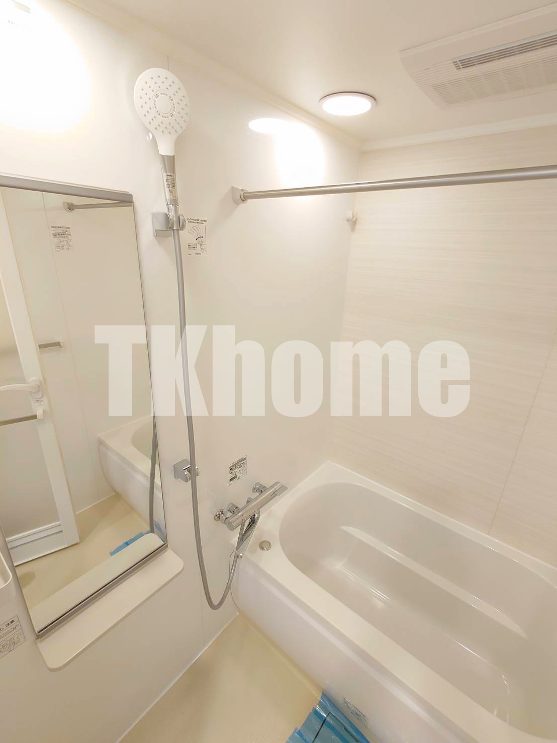 バス・シャワールーム　浴室乾燥機付き(同マンション・別室参考写)