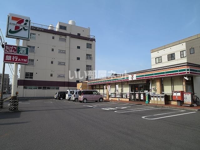 コンビニ　セブンイレブン 大分花津留店（コンビニ）まで832m