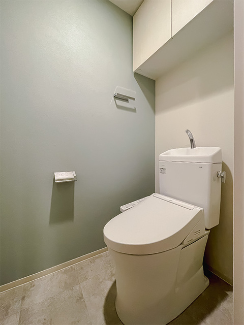 トイレ　※写真は同タイプ住戸です。