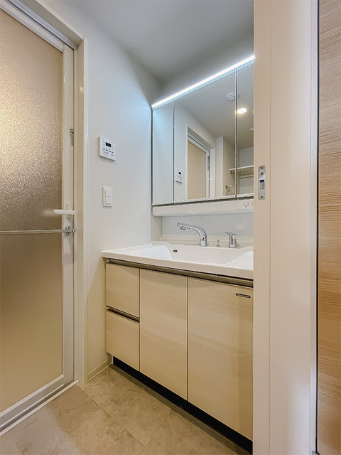 洗面設備　※写真は同タイプ住戸です。