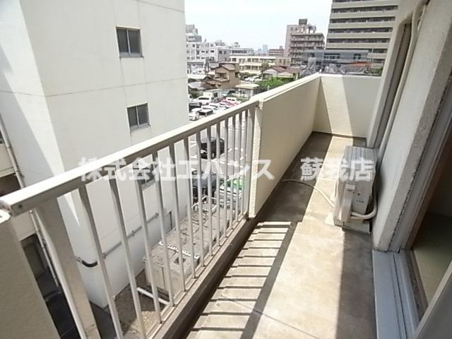 バルコニー　落ち着いた時間を過ごせるバルコニーです