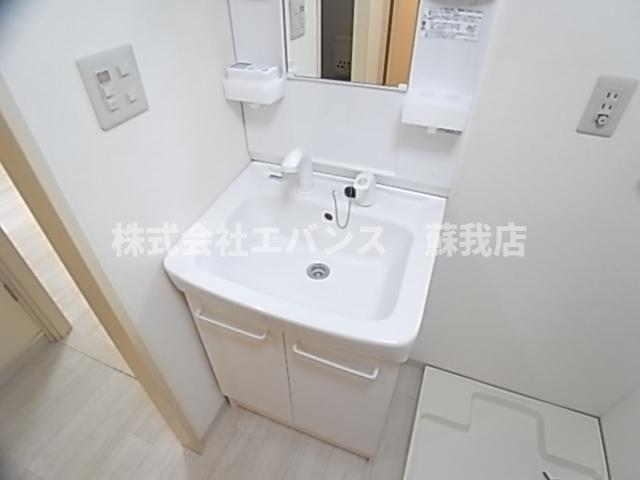 洗面設備　スペースが確保できる洗面所です