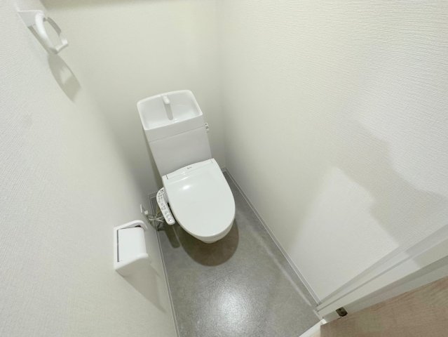トイレ　綺麗なトイレにはウォシュレット標準装備です。