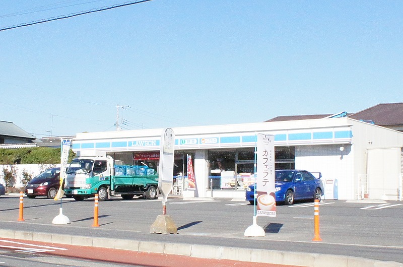 コンビニ　ローソン　厚木飯山南店（コンビニ）まで351m