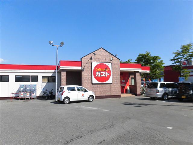 コンビニ　セブンイレブン（コンビニ）まで81m