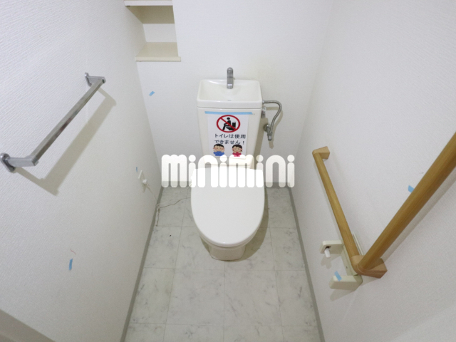 トイレ　別号室参考写真です