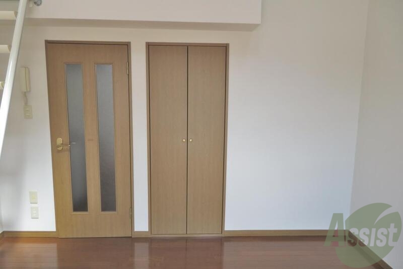 収納　収納はこちらですよ。何を入れましょうか。