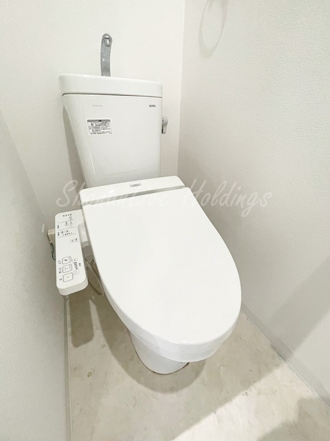 トイレ　温水洗浄便座付き♪