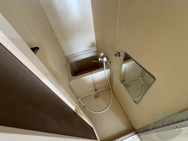 バス・シャワールーム　お風呂になります。一日の疲れを癒してくださいね。