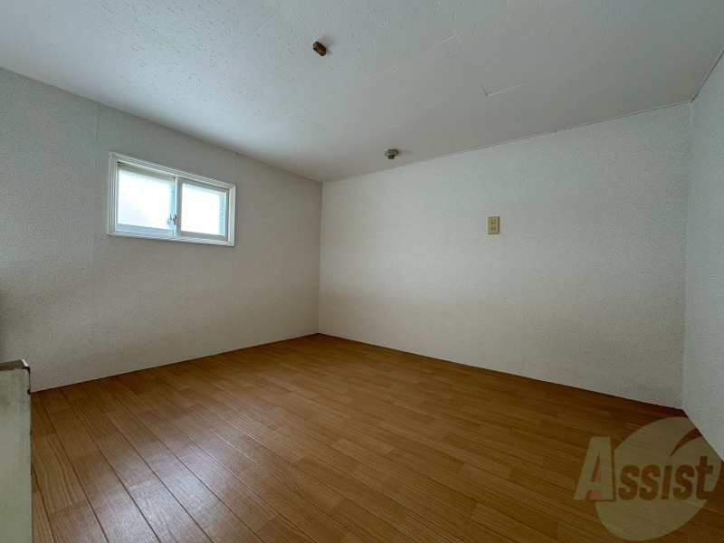 その他部屋・スペース　明るいロフトは気持ちよく過ごせそうですね。