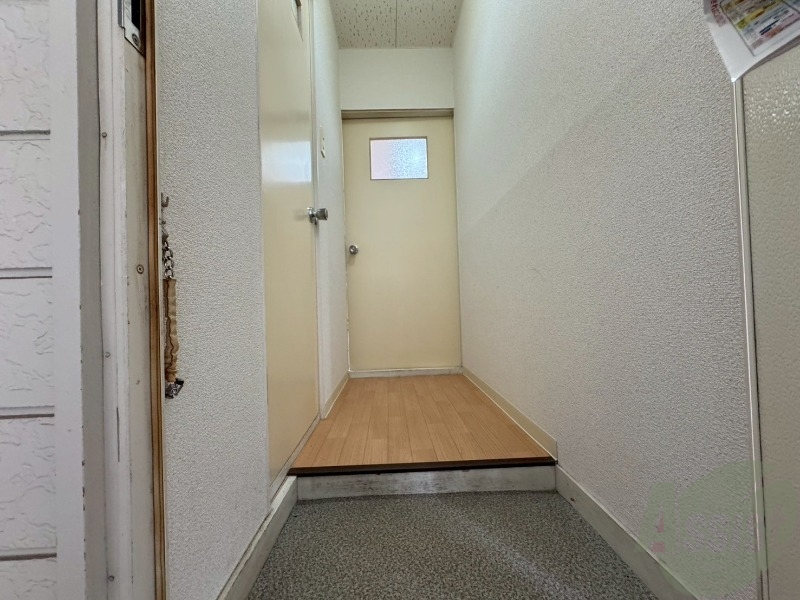 玄関　玄関の様子です。明るい印象ですね。気分もあがりそう。